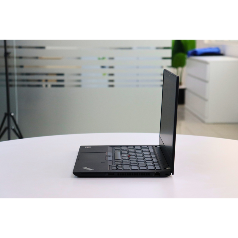 LENOVO THINKPAD T495: AMD RYZEN 3, 8GB RAM, 256GB SSD, SN:00090