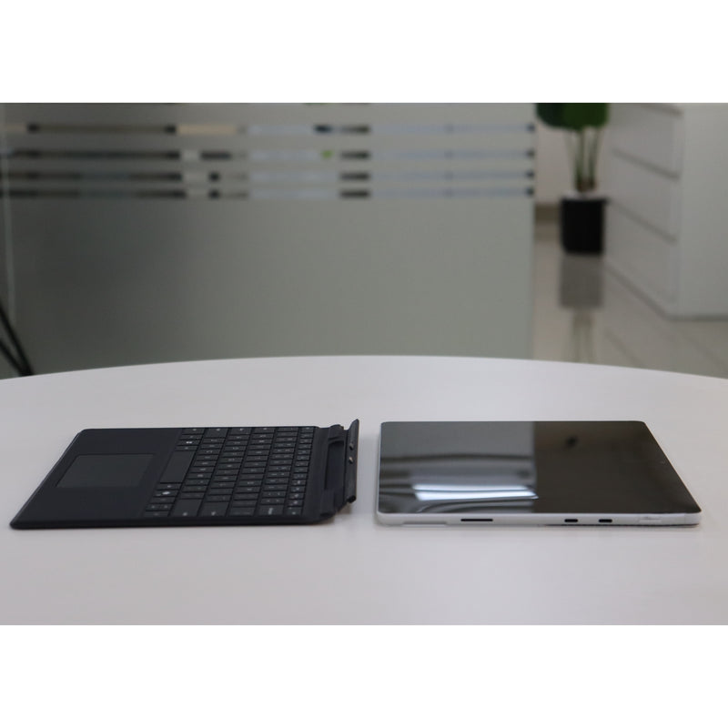 MICROSOFT SURFACE PRO 8: 11th Gen i7, 16GB RAM, 256GB SSD, SN:19076