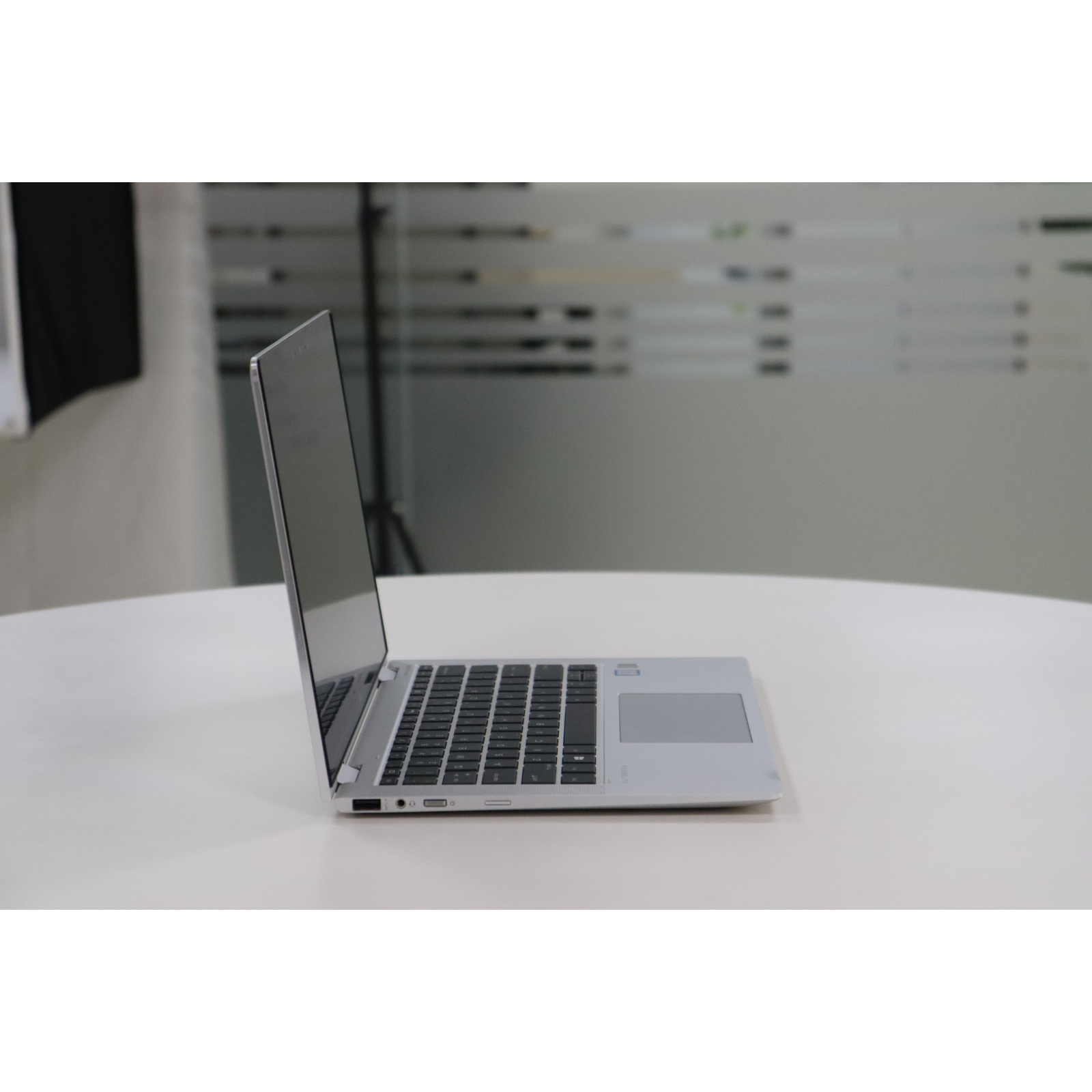 HP ELITEBOOK X360 1030 G4: 8th Gen i5, 16GB RAM, 256GB SSD, SN:71840