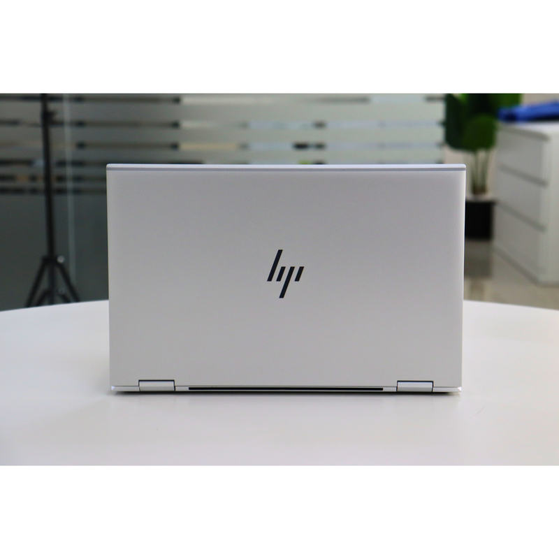 HP ELITEBOOK X360 1040 G8: Intel Core i5, 11th Gen, 16GB RAM, 512GB SSD SN:18574
