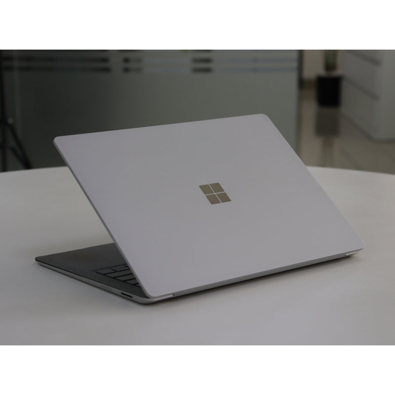 MICROSOFT SURFACE LAPTOP 2: 8th Gen i5, 8GB RAM, 256GB SSD, SN:78323