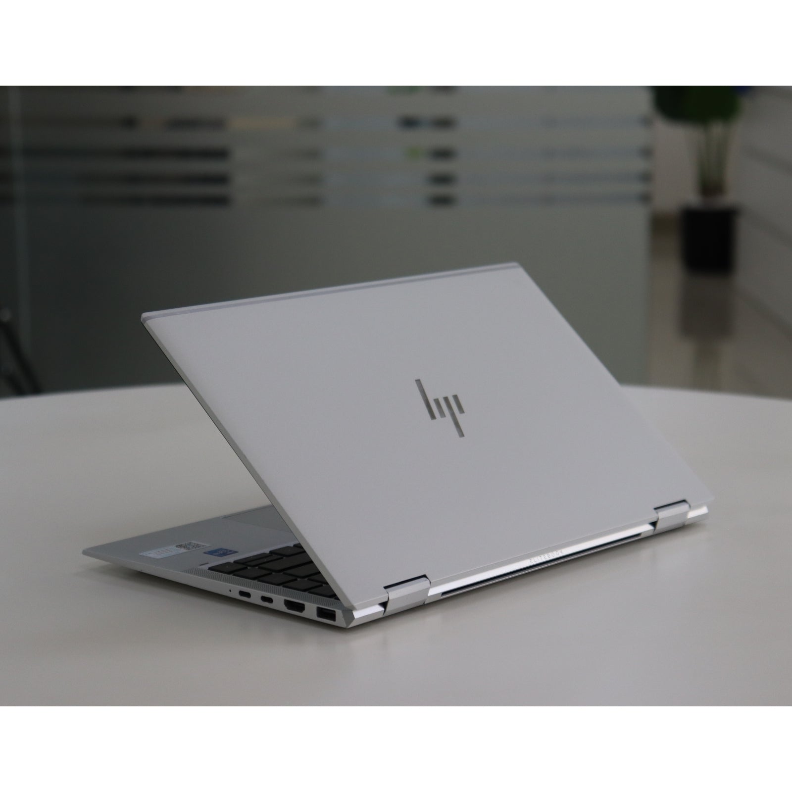 HP ELITEBOOK X360 1040 G8: Intel Core i7, 11th Gen, 16GB RAM, 512GB SSD SN:21441