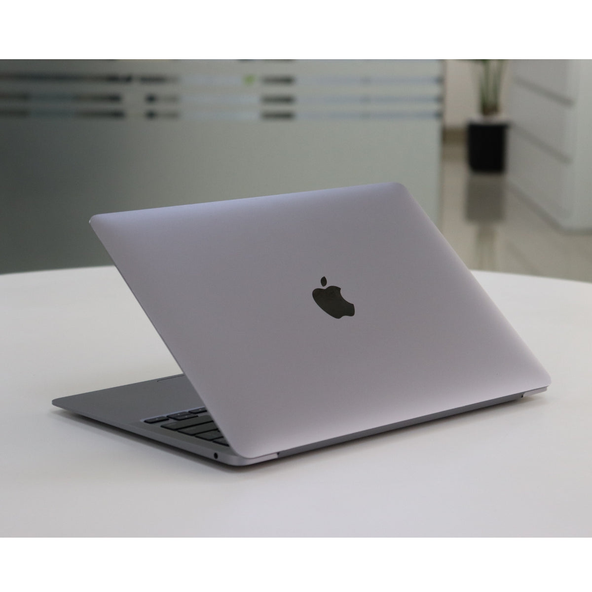 Apple MacBook Air A2337(2020): M1, 8GB RAM, 256GB SSD, SN:60691