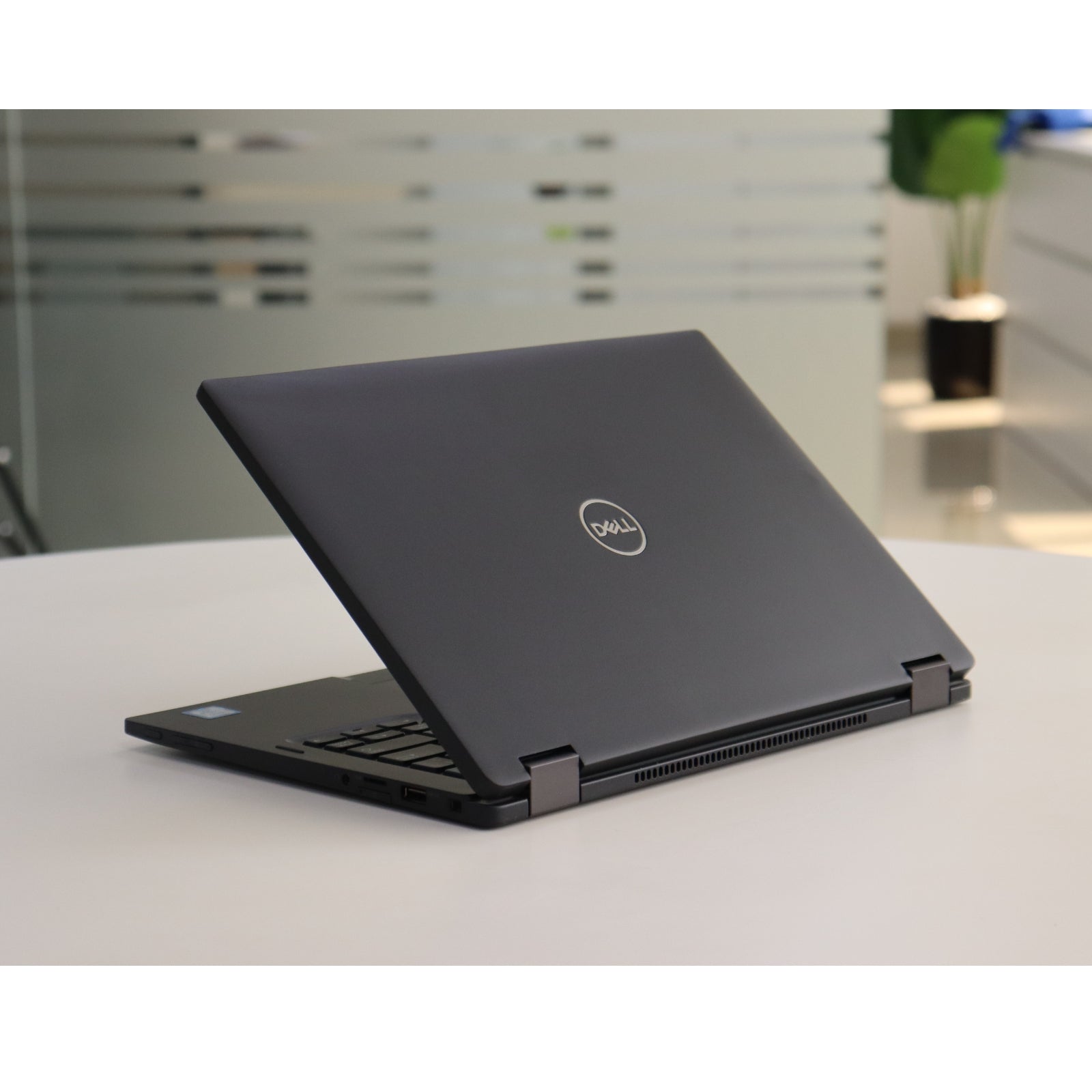 Dell LATITUDE 7390 2-IN-1: 8th Gen i5, 8GB RAM, 256GB SSD, SN:20672