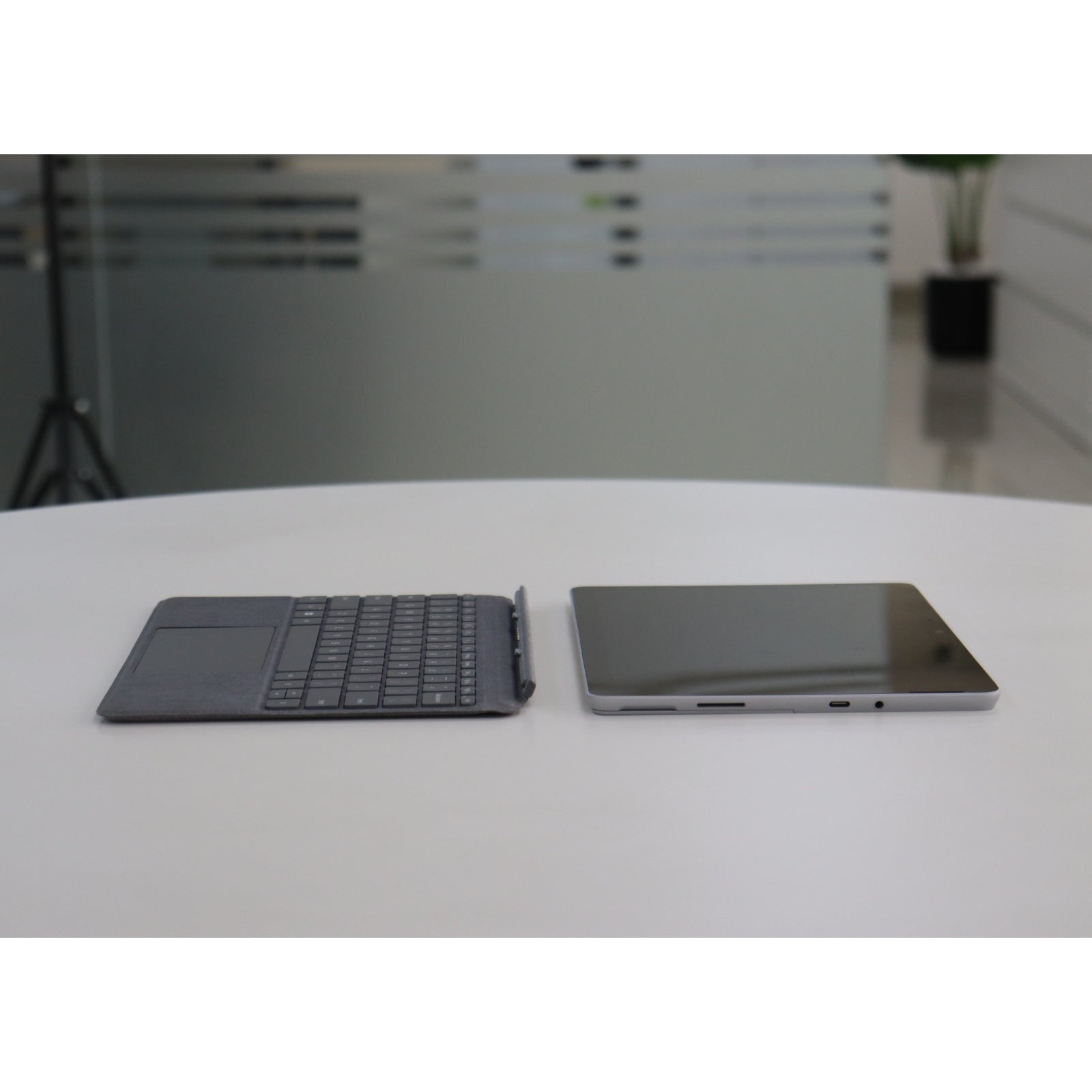 Microsoft SURFACE GO 3: i3, 10th Gen, 4GB RAM, 64GB SSD, SN:918606