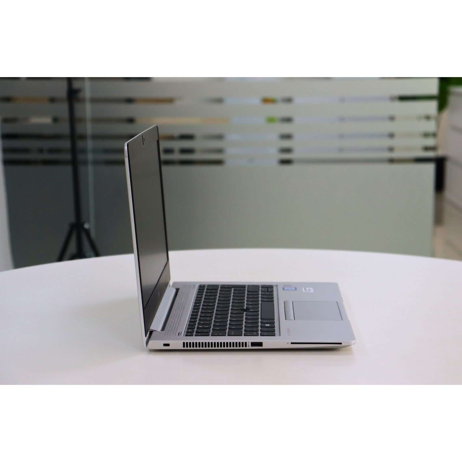 HP ELITEBOOK 830 G5: 8th Gen i5, 16GB RAM, 256GB SSD, SN:00607