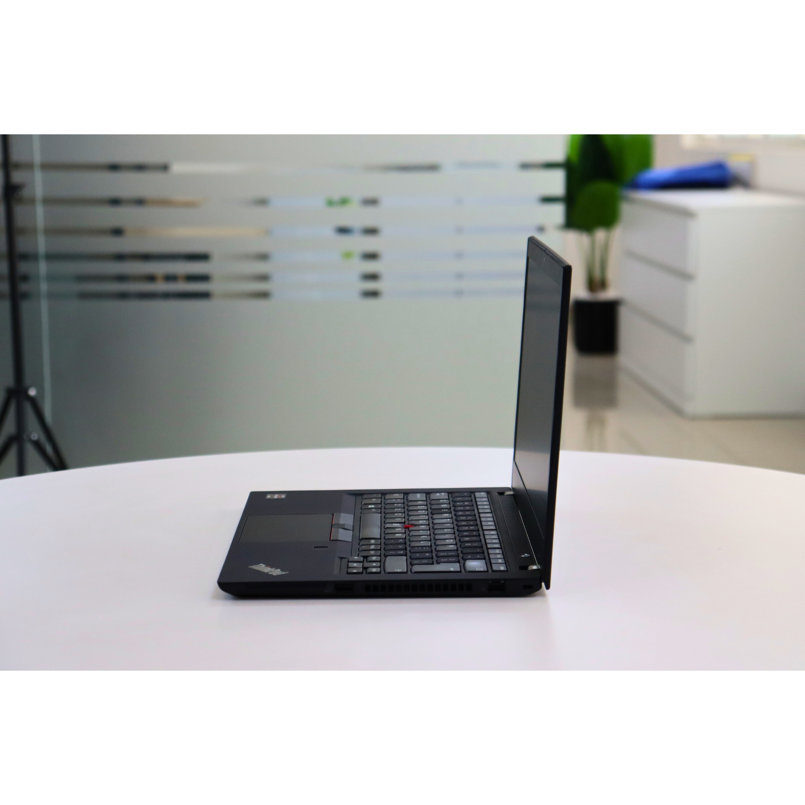 LENOVO THINKPAD T495: AMD, 8GB RAM, 256GB SSD, SN:001518