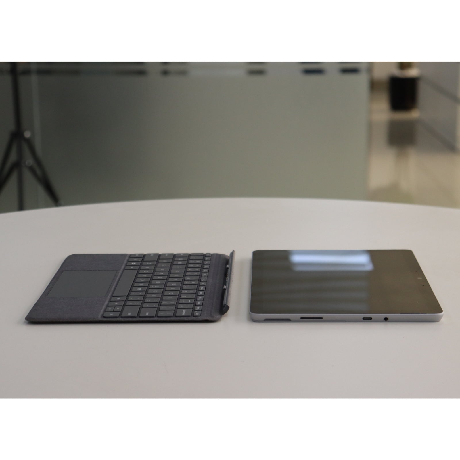 Microsoft SURFACE GO 3: i3, 10th Gen, 4GB RAM, 64GB SSD, SN:18619