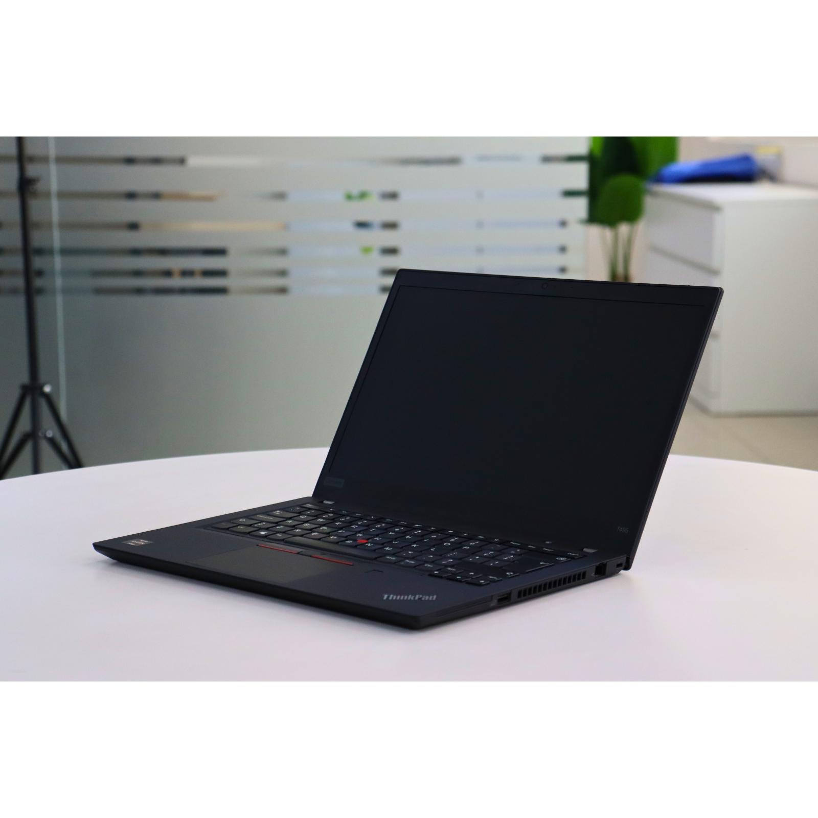 LENOVO THINKPAD T495: AMD, 8GB RAM, 256GB SSD, SN:001518