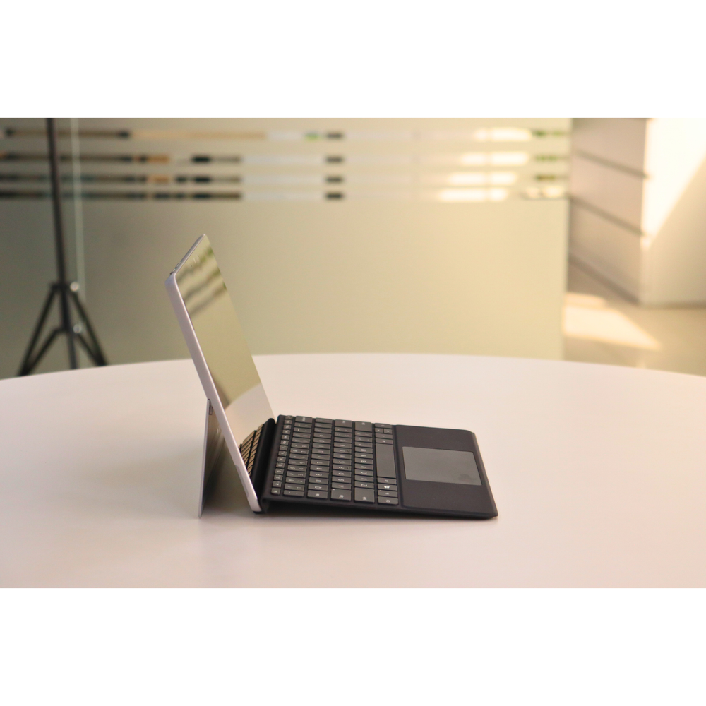 Microsoft SURFACE GO 2: 8th Gen M3, 8GB RAM, 128GB SSD, SN:76554