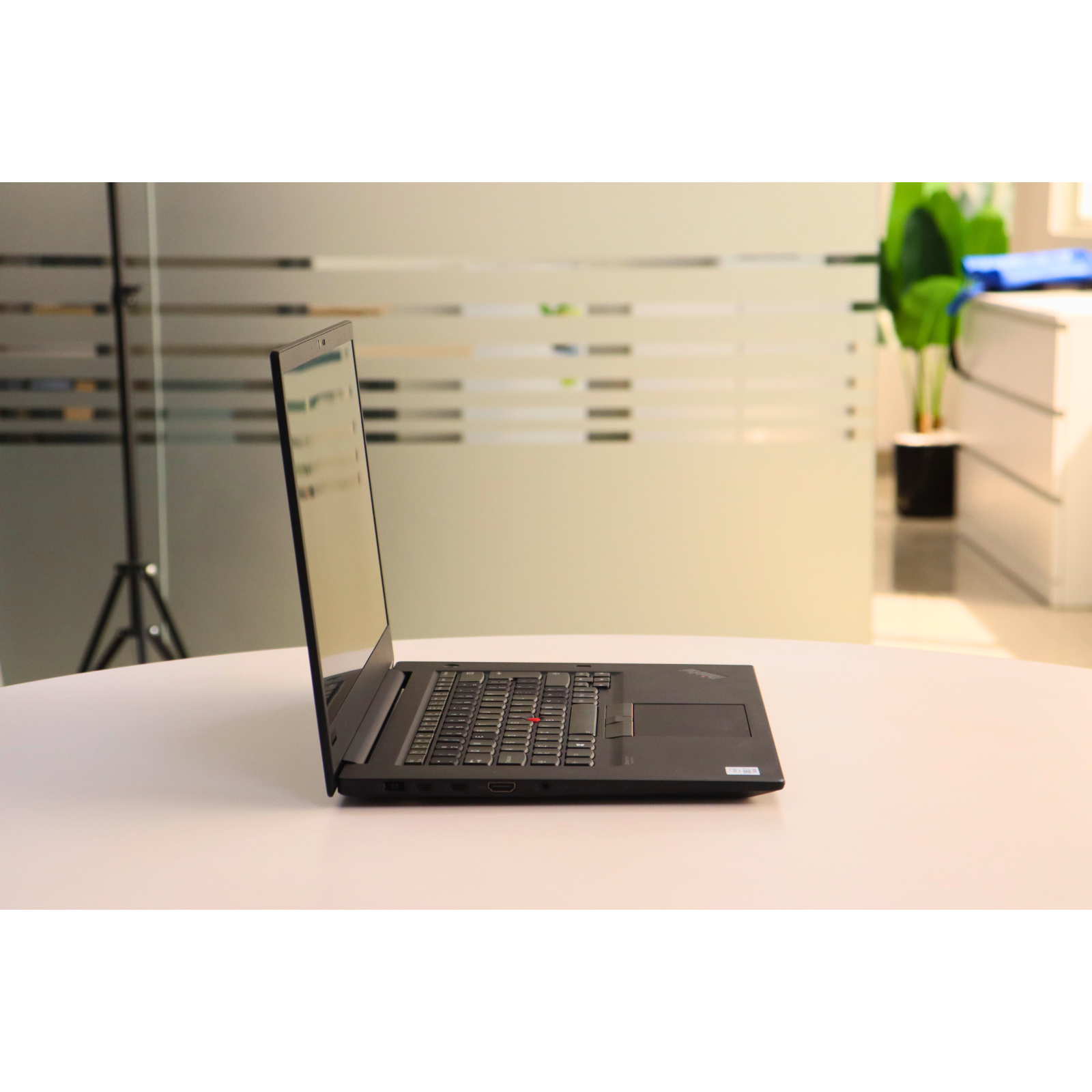 LENOVO THINKPAD P1 GEN 3: Intel Core i7, 10th Gen, 8GB RAM, 1024GB SSD SN:01664