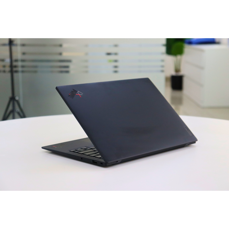 LENOVO ThinkPad X1 Carbon Gen 9: 11th Gen i7, 32GB RAM, 512GB SSD, SN:16628