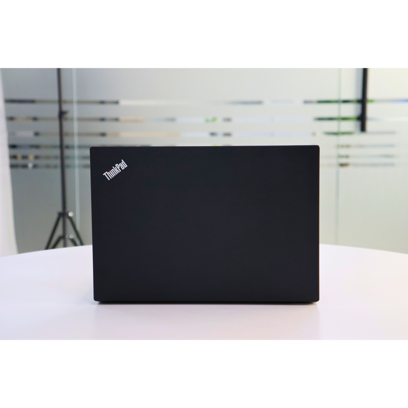 Lenovo ThinkPad T490: Intel Core i5, 8th Gen, 8GB RAM, 256GB SSD SN:001640