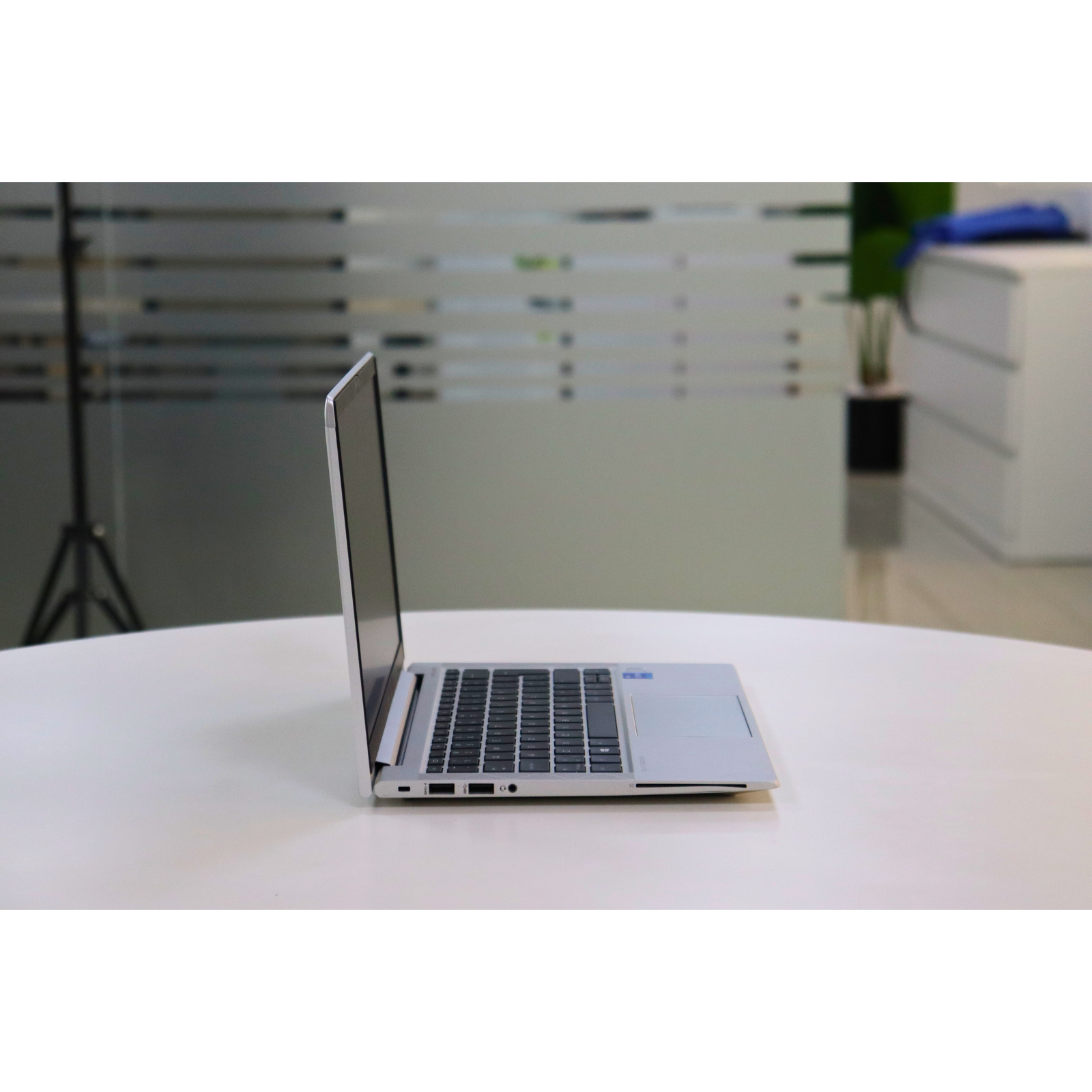 HP ELITEBOOK 830 G8: 11th Gen i7, 16GB RAM, 512GB SSD, SN:00078