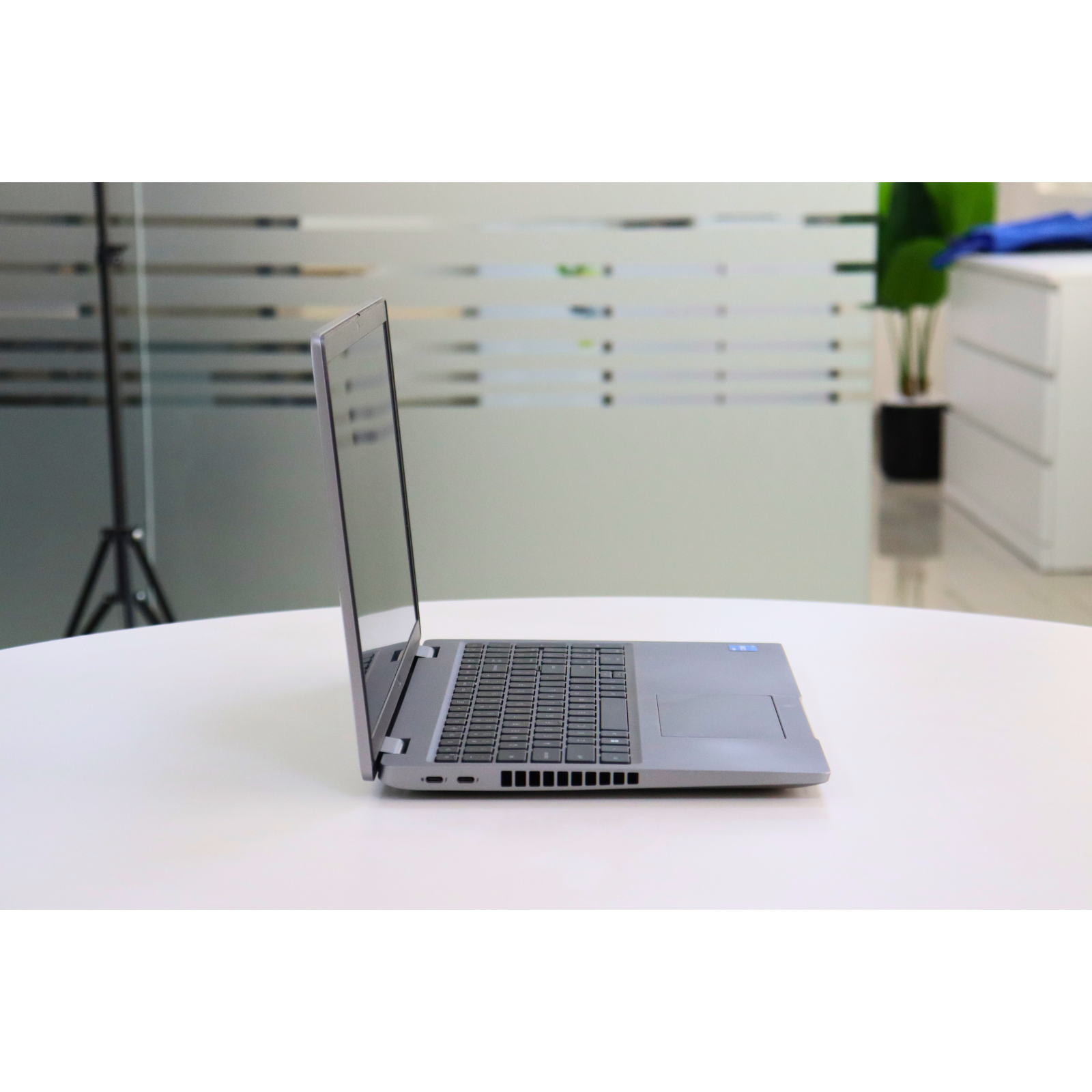 Dell Latitude 5530: 12th Gen i5, 16GB RAM, 256GB SSD, SN:05916