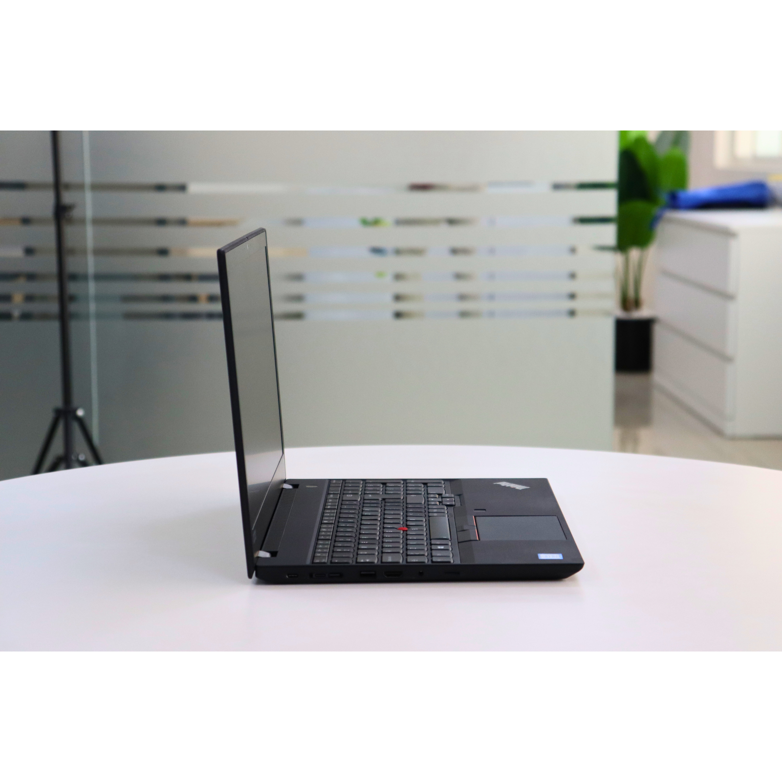 LENOVO THINKPAD T590: Intel Core i5, 8th Gen, 8GB RAM, 256GB SSD SN:01069
