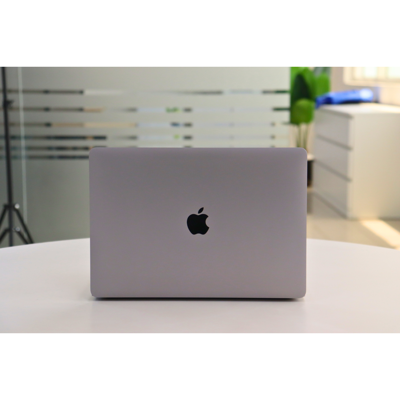 Apple MACBOOK AIR A2337(2020): M1, 8GB RAM, 256GB SSD, SN:60684