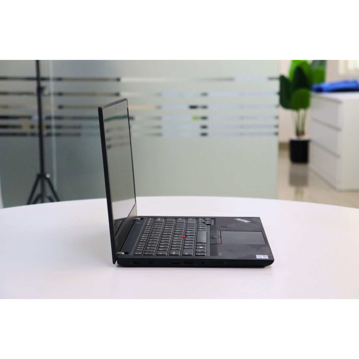 LENOVO THINKPAD T14 GEN 2: AMD RYZEN 7, 16GB RAM, 512GB SSD, SN:915604