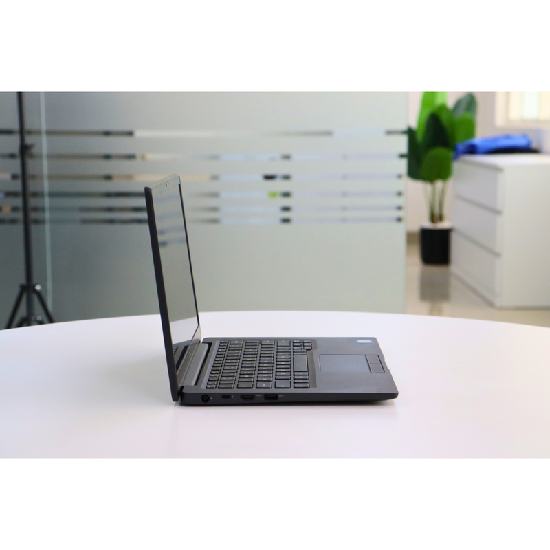 Dell LATITUDE 7400: Intel Core i7 , 8th Gen, 16GB RAM, 256GB SSD SN:910572