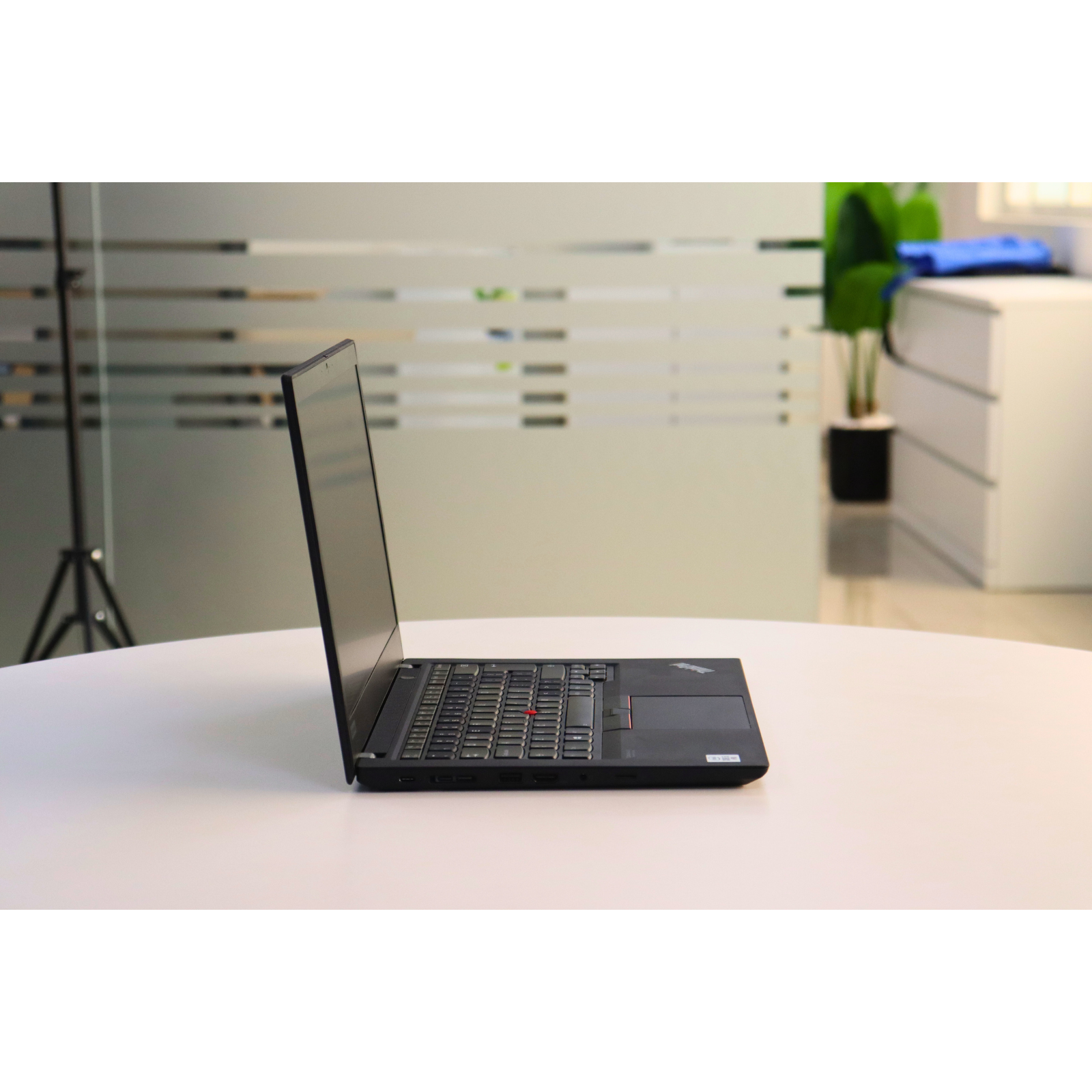 LENOVO THINKPAD T14 GEN 1: 10th Gen i5, 16GB RAM, 256GB SSD, SN:00180