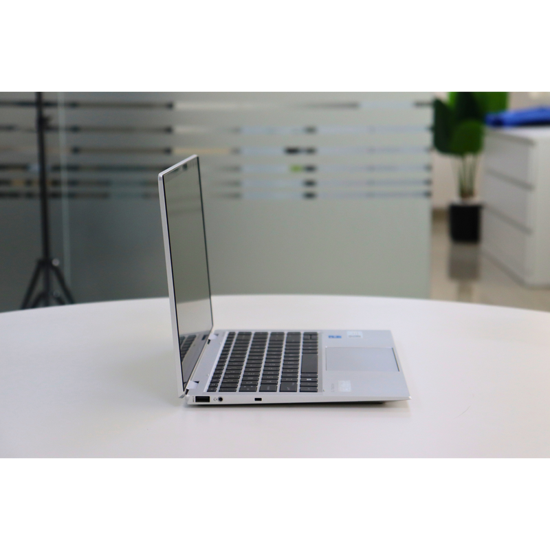 HP ELITEBOOK X360 1040 G8: Intel Core i5, 11th Gen, 16GB RAM, 512GB SSD SN:18574