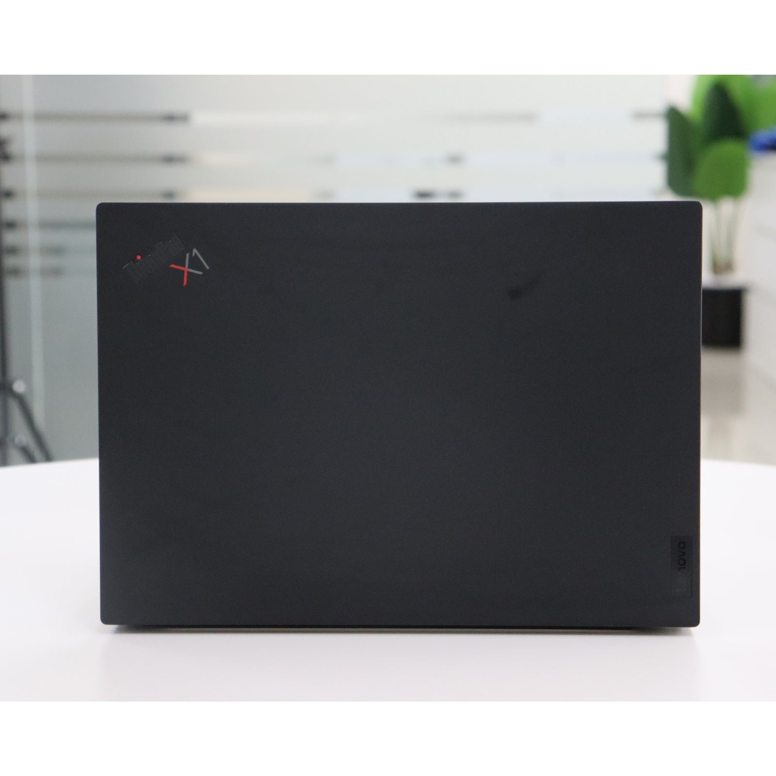 LENOVO ThinkPad X1 Carbon Gen 10: 12th Gen i7, 16GB RAM, 256GB SSD, SN:19535