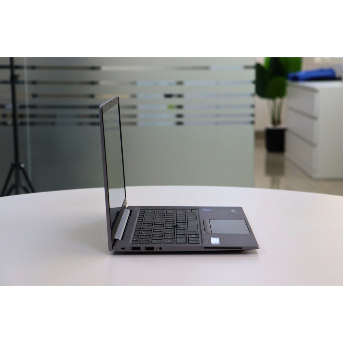 HP ZBOOK FIREFLY 14 G8: 11th Gen i7, 32GB RAM, 512GB SSD, SN:22091