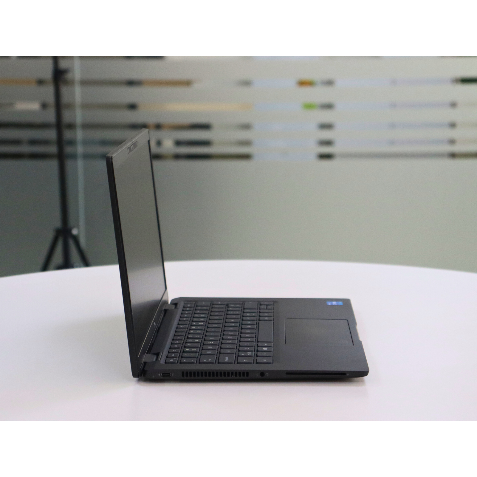 Dell LATITUDE 7420: 11th Gen i5, 16GB RAM, 256GB SSD, SN:01050