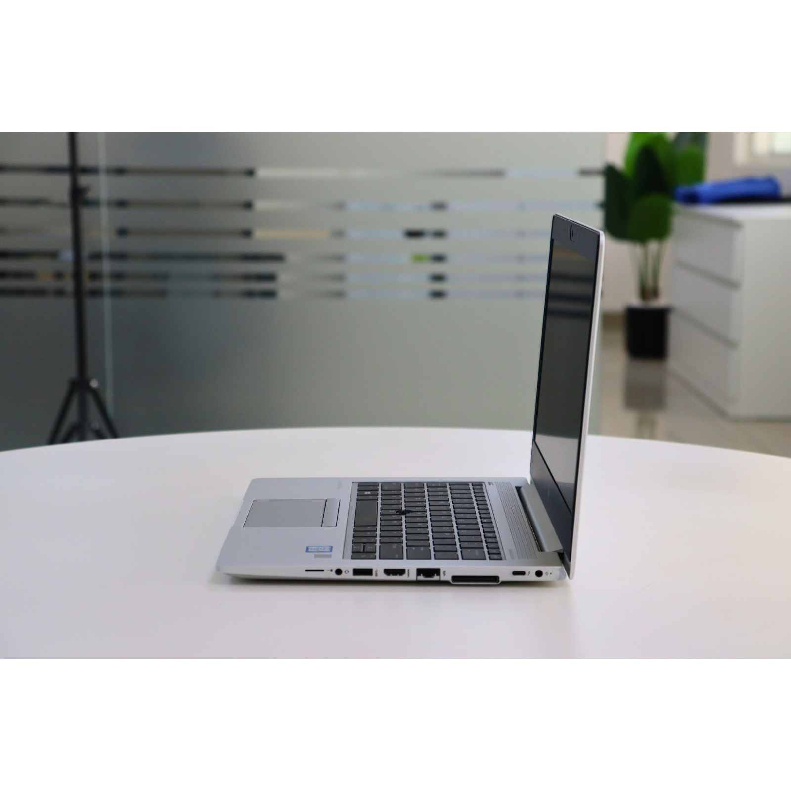 HP ELITEBOOK 830 G5: 8th Gen i7, 16GB RAM, 512GB SSD, SN:18500