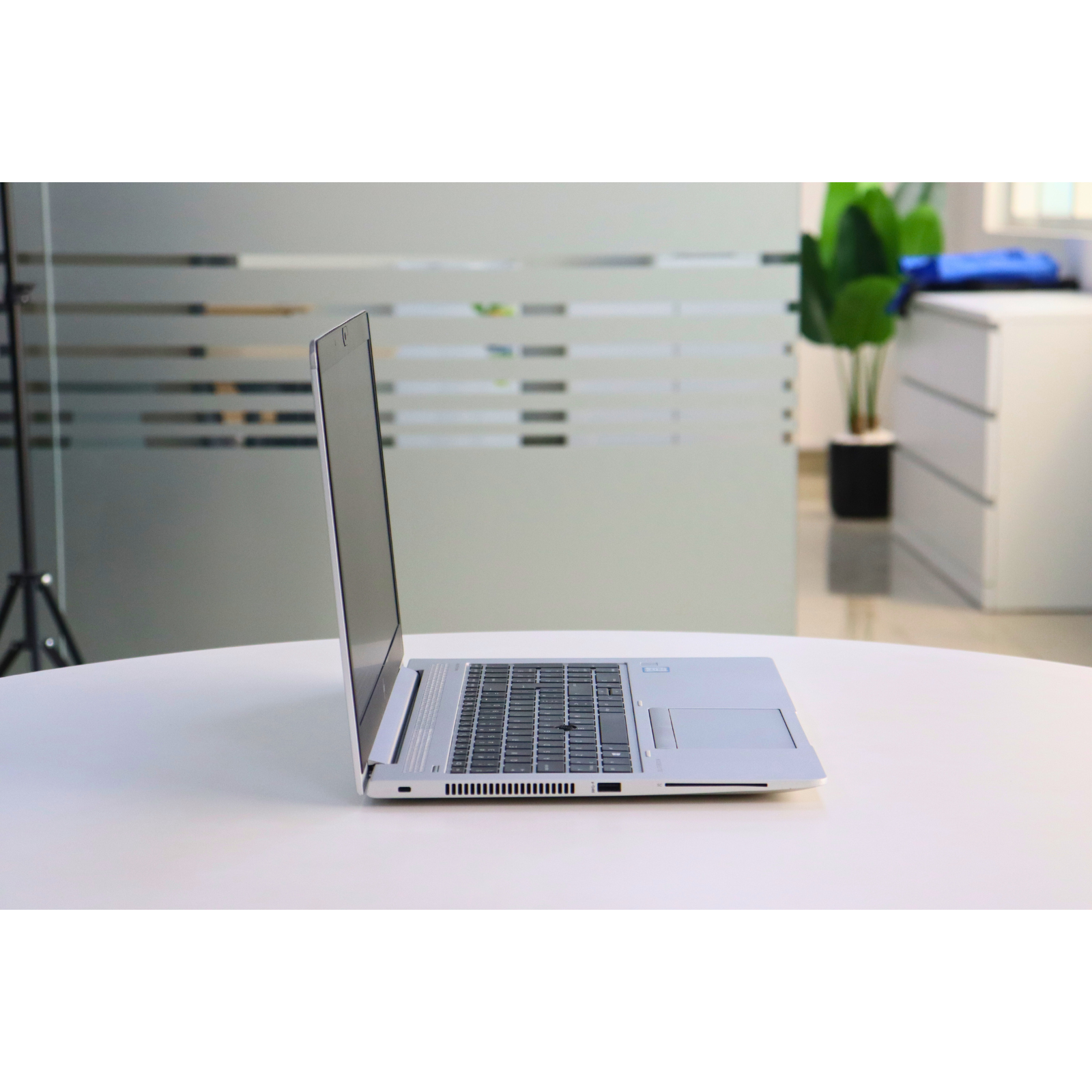 HP ELITEBOOK 850 G6: 8th Gen i5, 8GB RAM, 256GB SSD, SN:01380