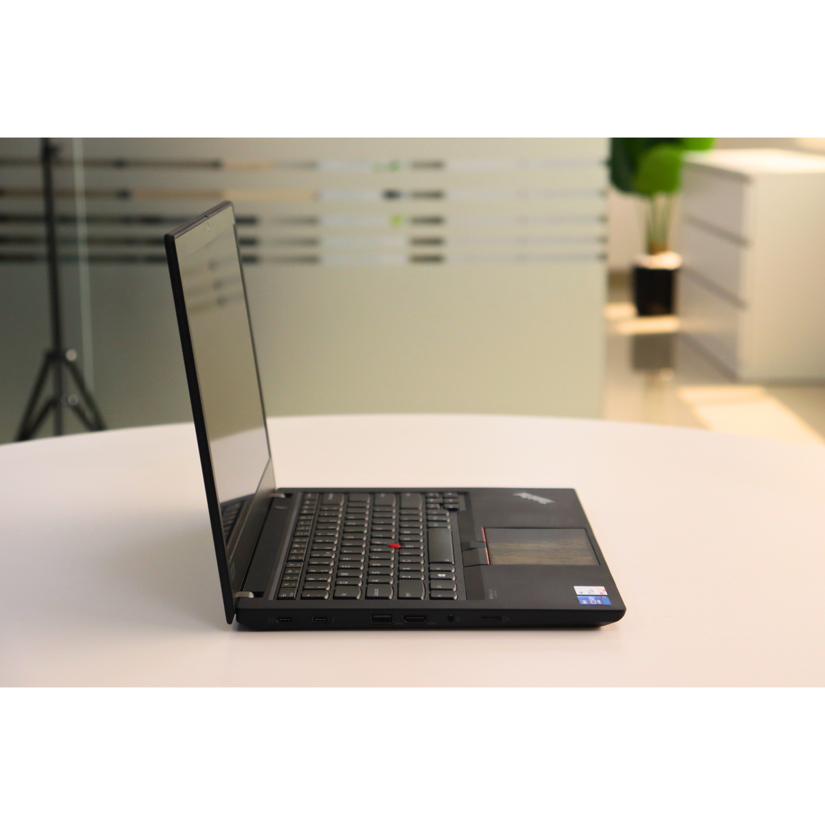 LENOVO THINKPAD T14 GEN 2: 11th Gen i7, 16GB RAM, 256GB SSD, SN:01222