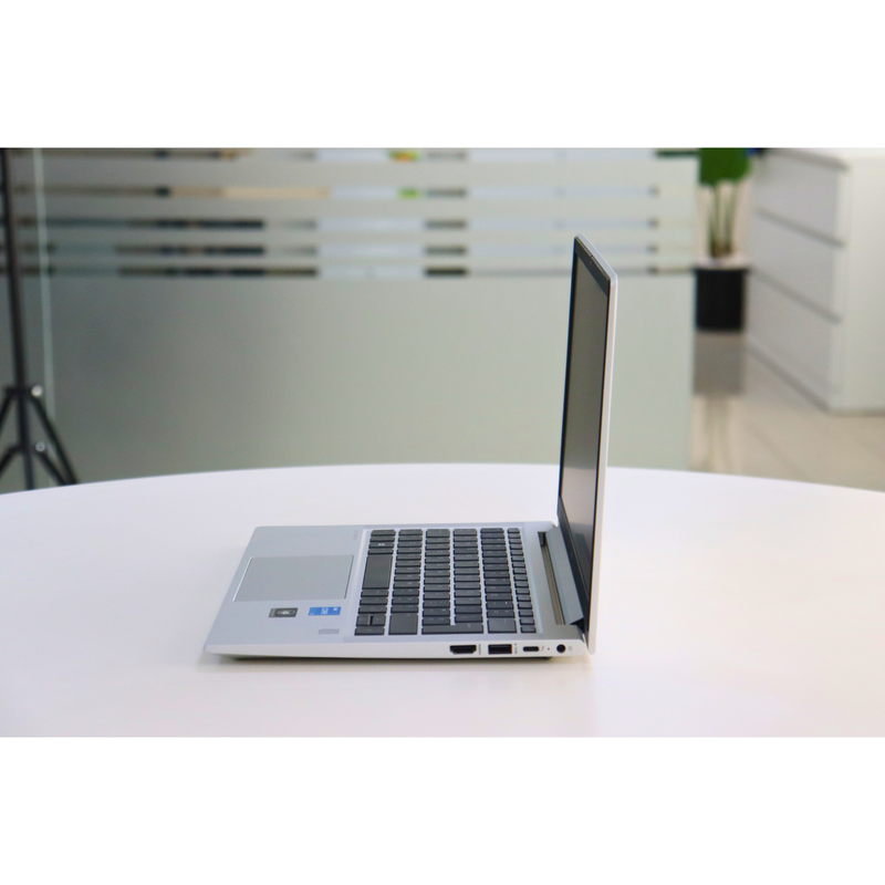 HP EliteBook 630 G9: Intel Core i3, 12th Gen, 8GB RAM, 256GB SSD SN:00945