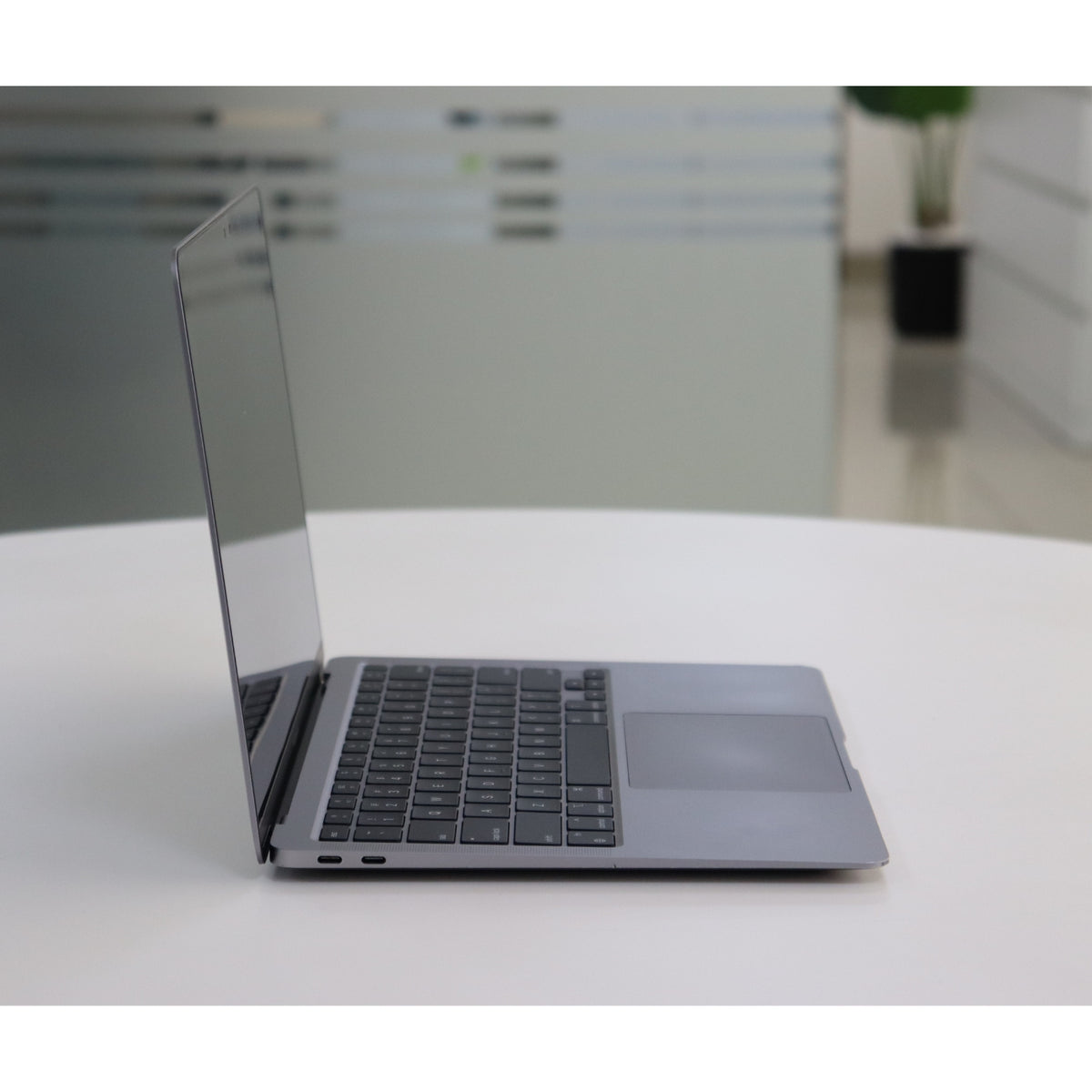 Apple MacBook Air A2337(2020): M1, 8GB RAM, 256GB SSD, SN:60634