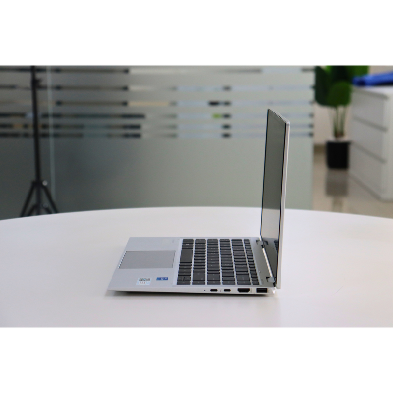 HP ELITEBOOK X360 1040 G8: Intel Core i5, 11th Gen, 16GB RAM, 512GB SSD SN:18574