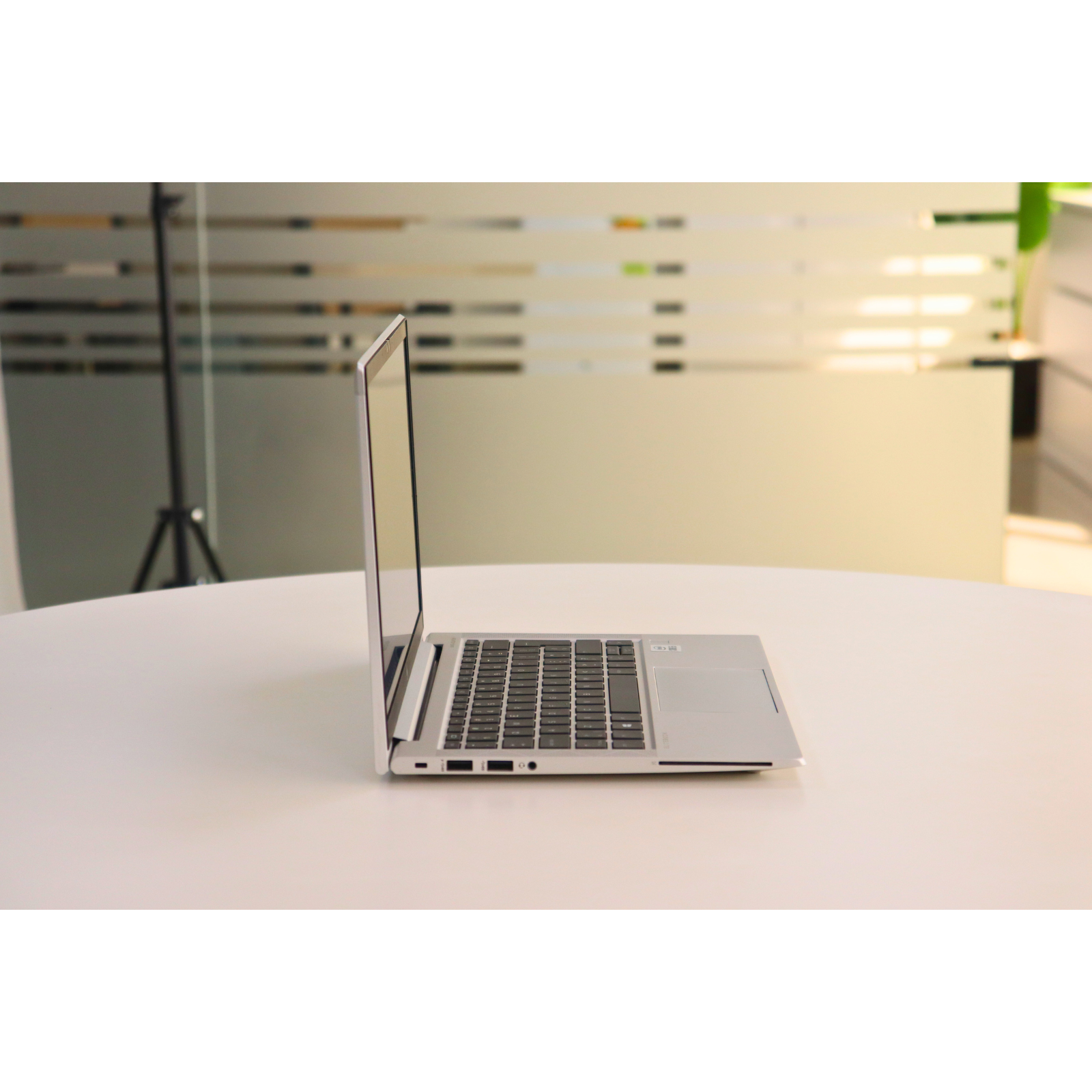 HP ELITEBOOK 830 G7: 10th Gen i5, 8GB RAM, 256GB SSD, SN:00666