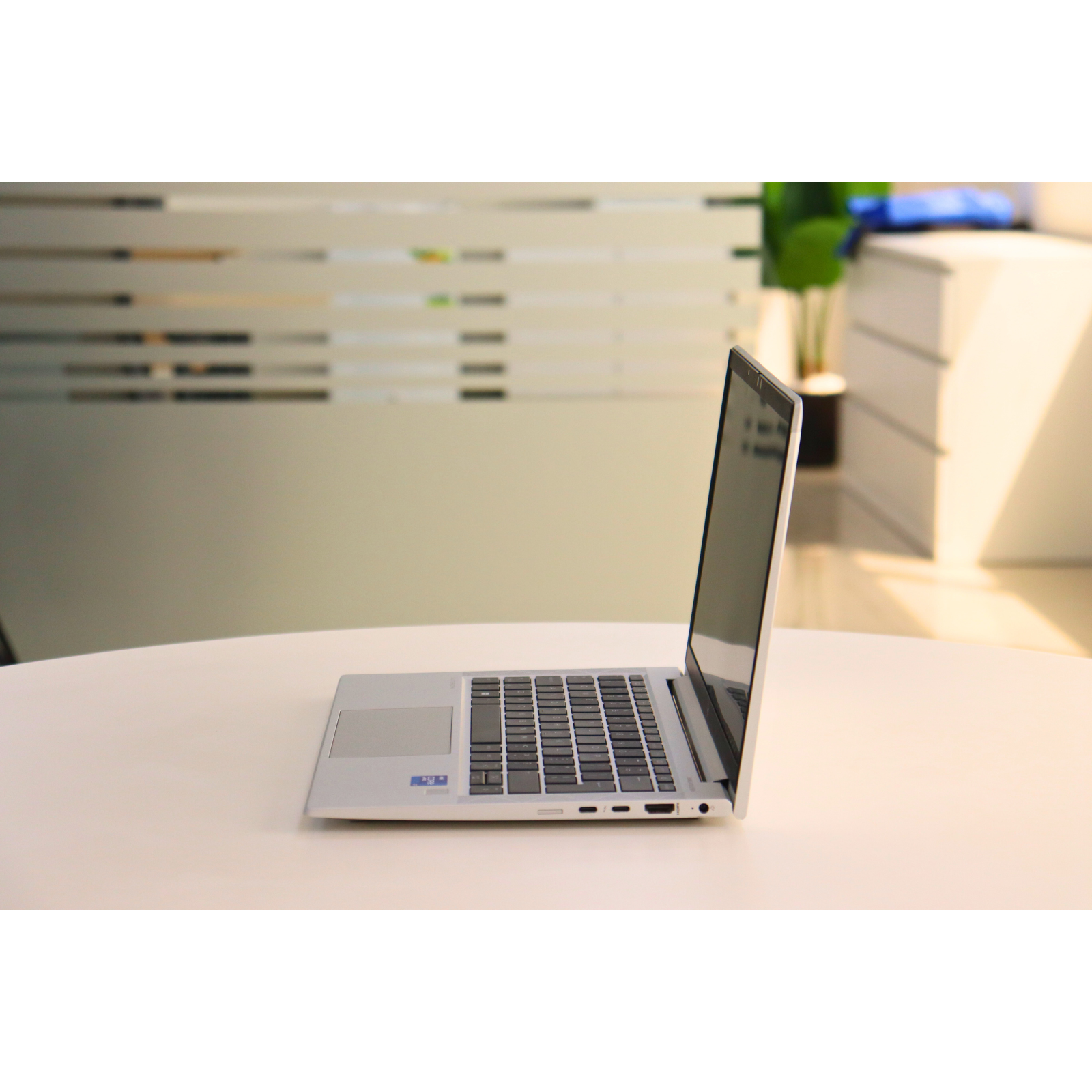 HP ELITEBOOK 830 G8: 11th Gen i7, 8GB RAM, 512GB SSD, SN:00094