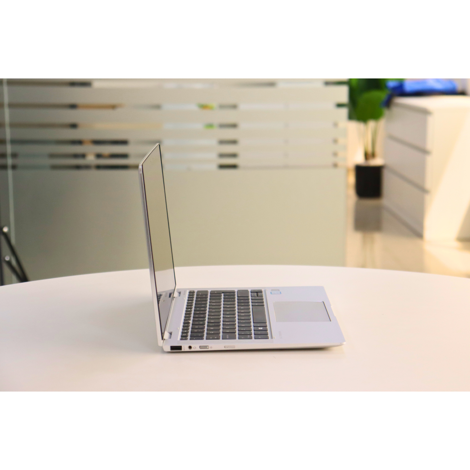 HP ELITEBOOK X360 1030 G4: 8th Gen i5, 8GB RAM, 256GB SSD, SN:01263