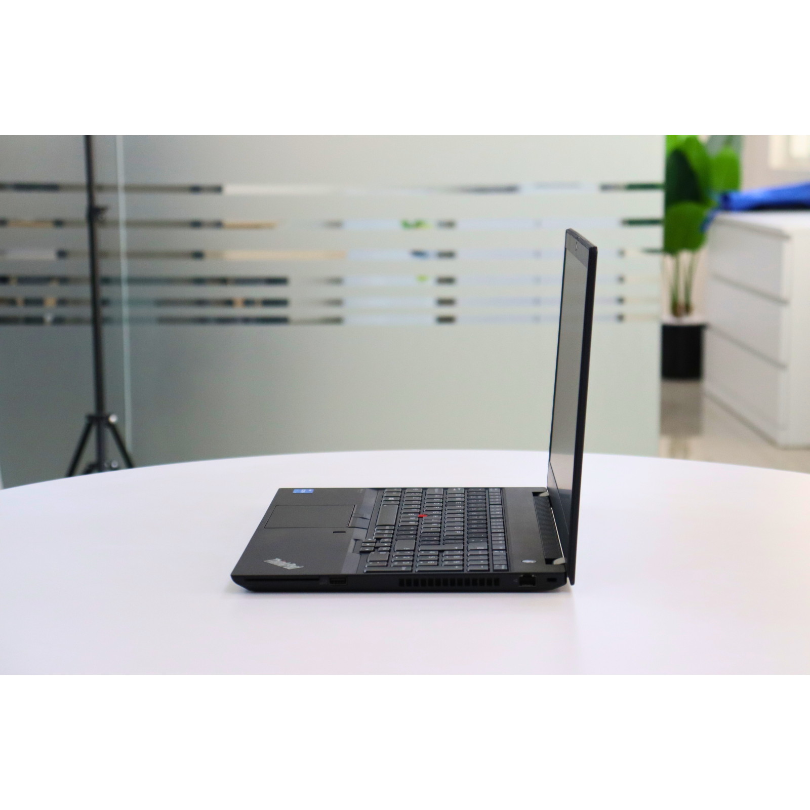 LENOVO THINKPAD T15 GEN 2: Intel Core i5, 11th Gen, 16GB RAM, 256GB SSD SN:01070