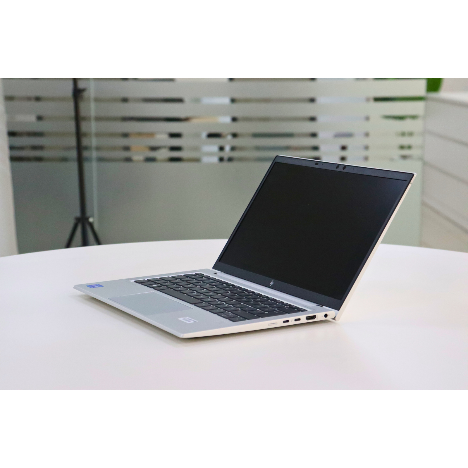 HP ELITEBOOK 830 G8: 11th Gen i5, 8GB RAM, 256GB SSD, SN:00275