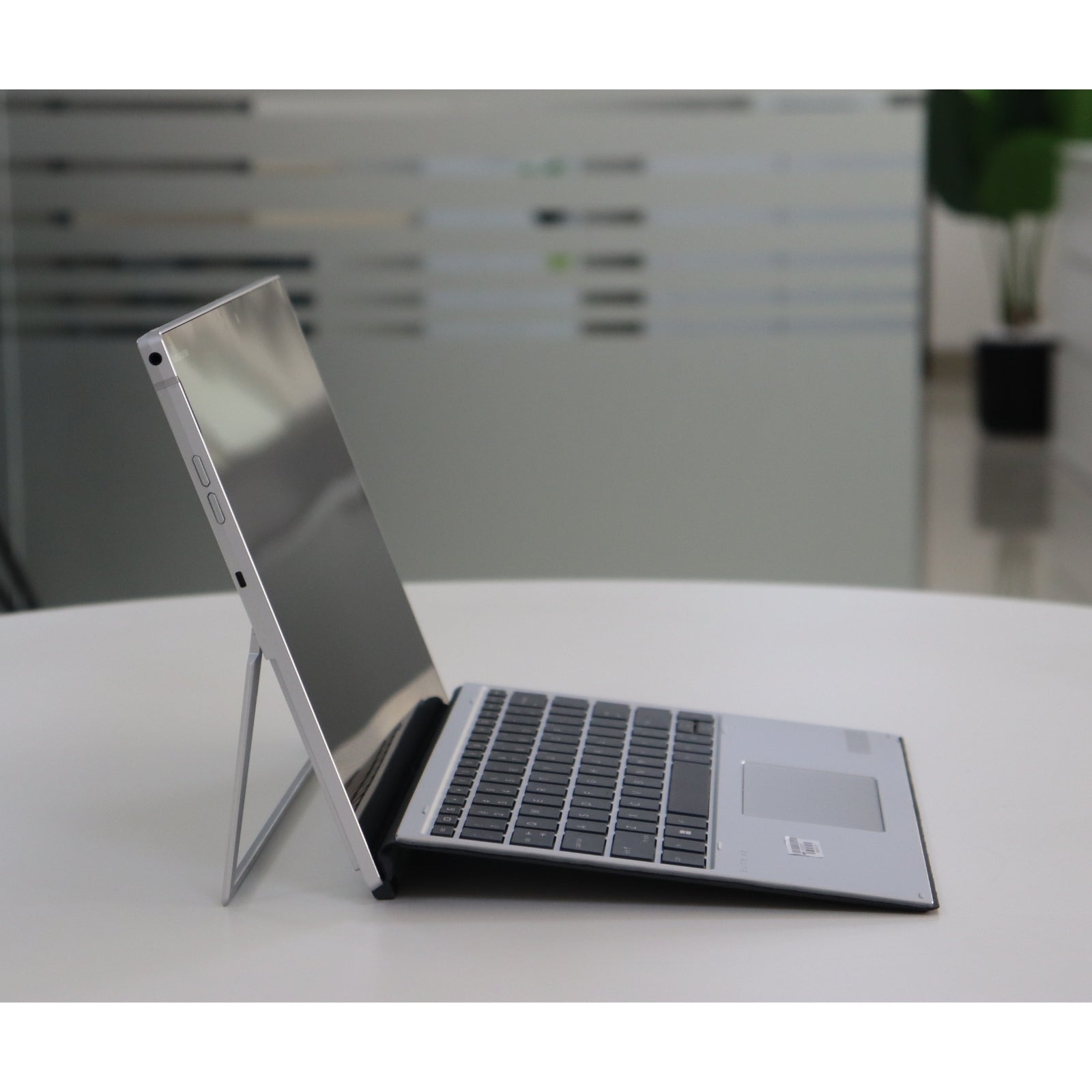 HP ELITE X2 G8 TABLET: Intel Core i5, 11th Gen, 16GB RAM, 512GB SSD SN:23493