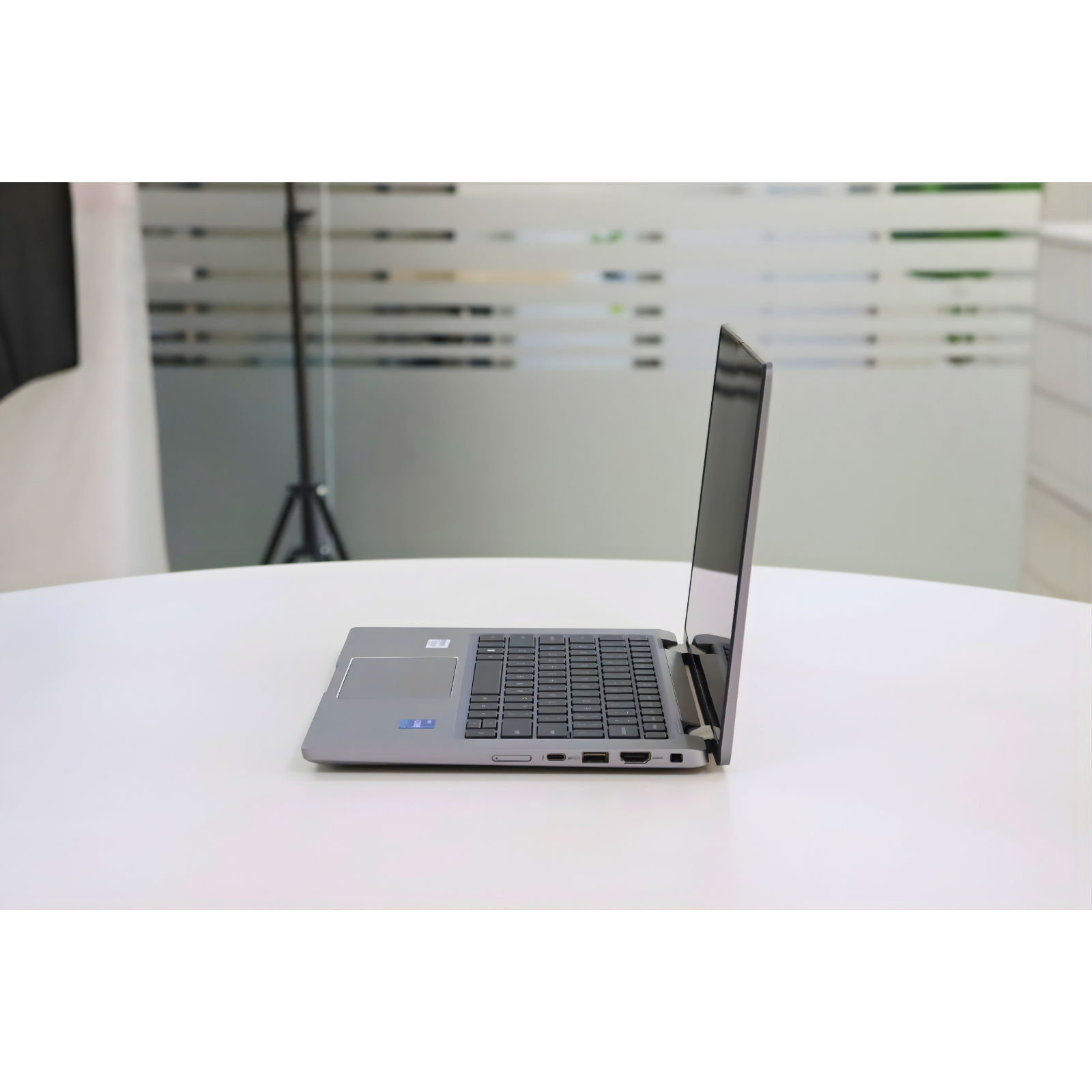 Dell Latitude 7330: Intel Core i7, 12th Gen, 16GB RAM, 256GB SSD SN:53909