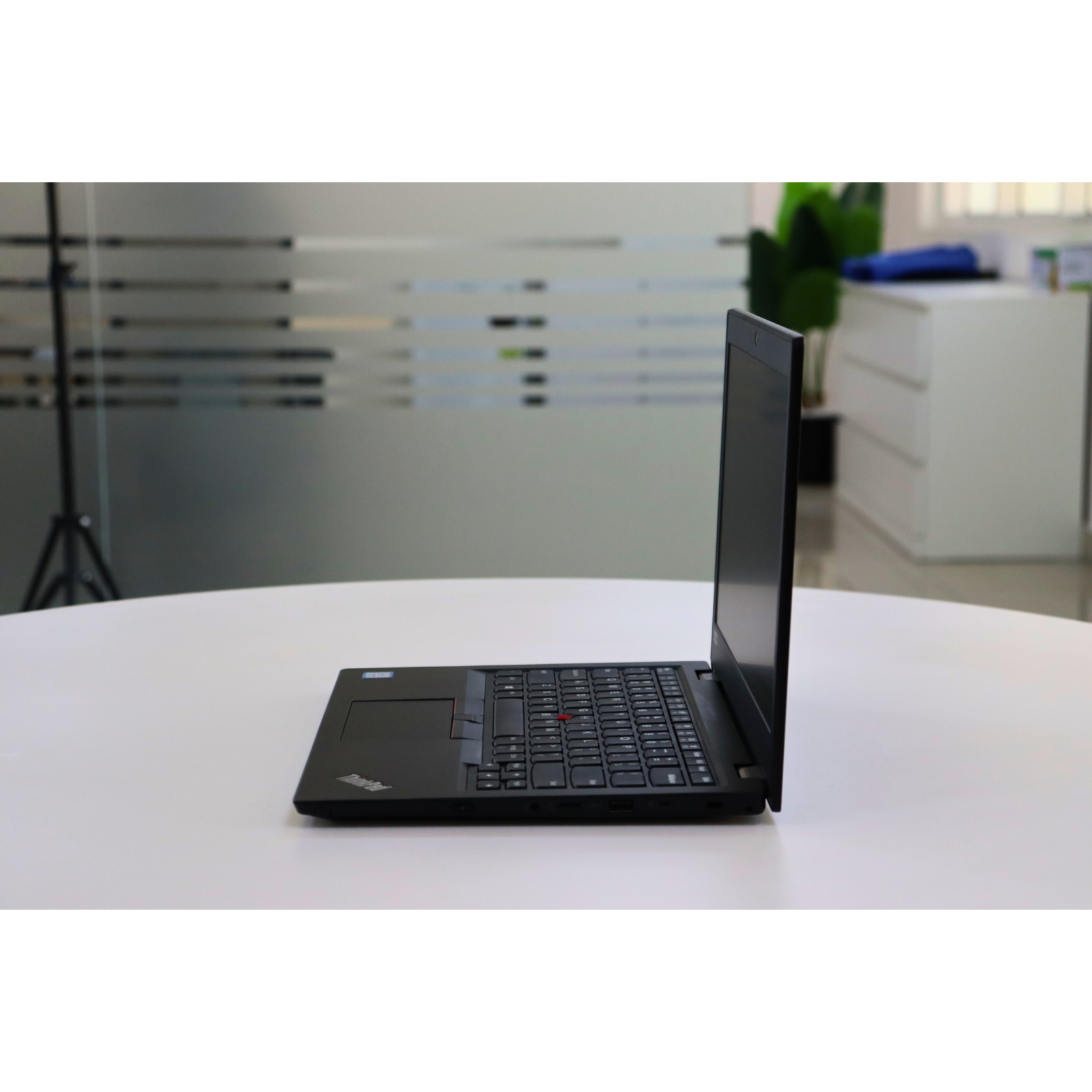 Lenovo THINKPAD L390: 8th Gen i5, 8GB RAM, 256GB SSD, SN:16320