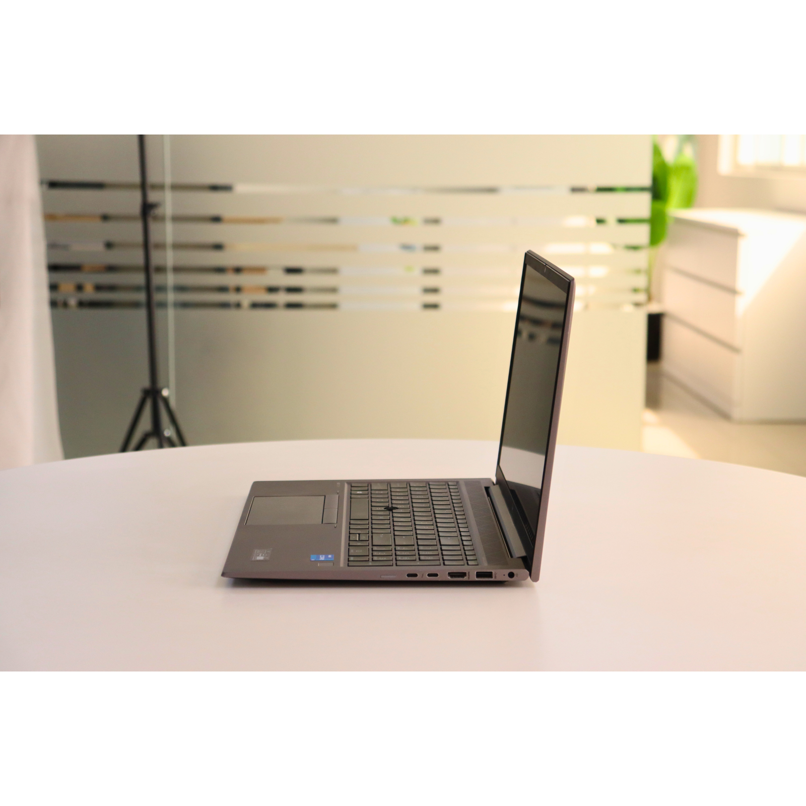 HP ZBOOK FIREFLY  G8: 11th Gen i5, 16GB RAM, 512GB SSD, SN:96231