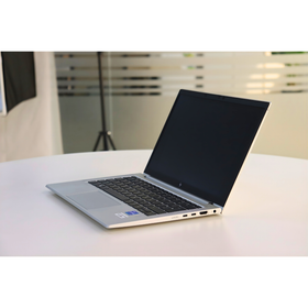 HP ELITEBOOK 830 G8: 11th Gen i5, 8GB RAM, 256GB SSD, SN:00277