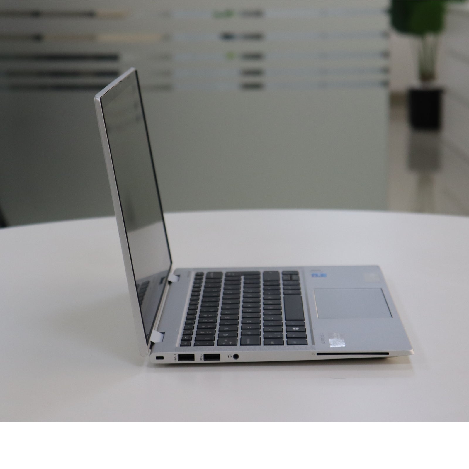 HP ELITEBOOK X360 830 G8: 11th Gen i5, 16GB RAM, 256GB SSD, SN:00014