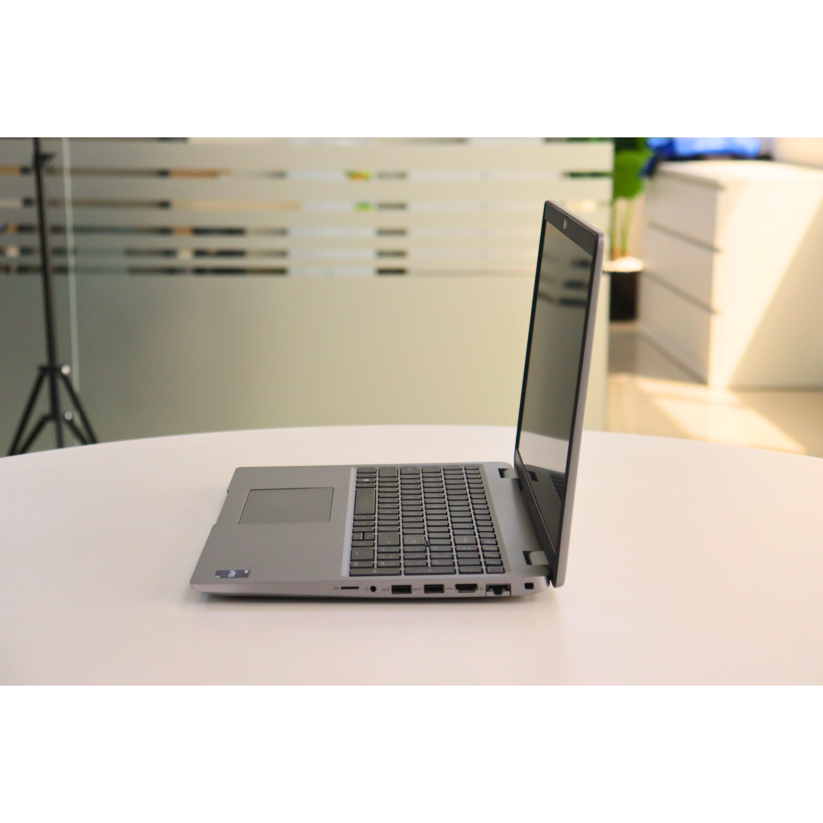 DELL INC LATITUDE 5540: 13th Gen i5, 8GB RAM, 256GB SSD, SN:04956