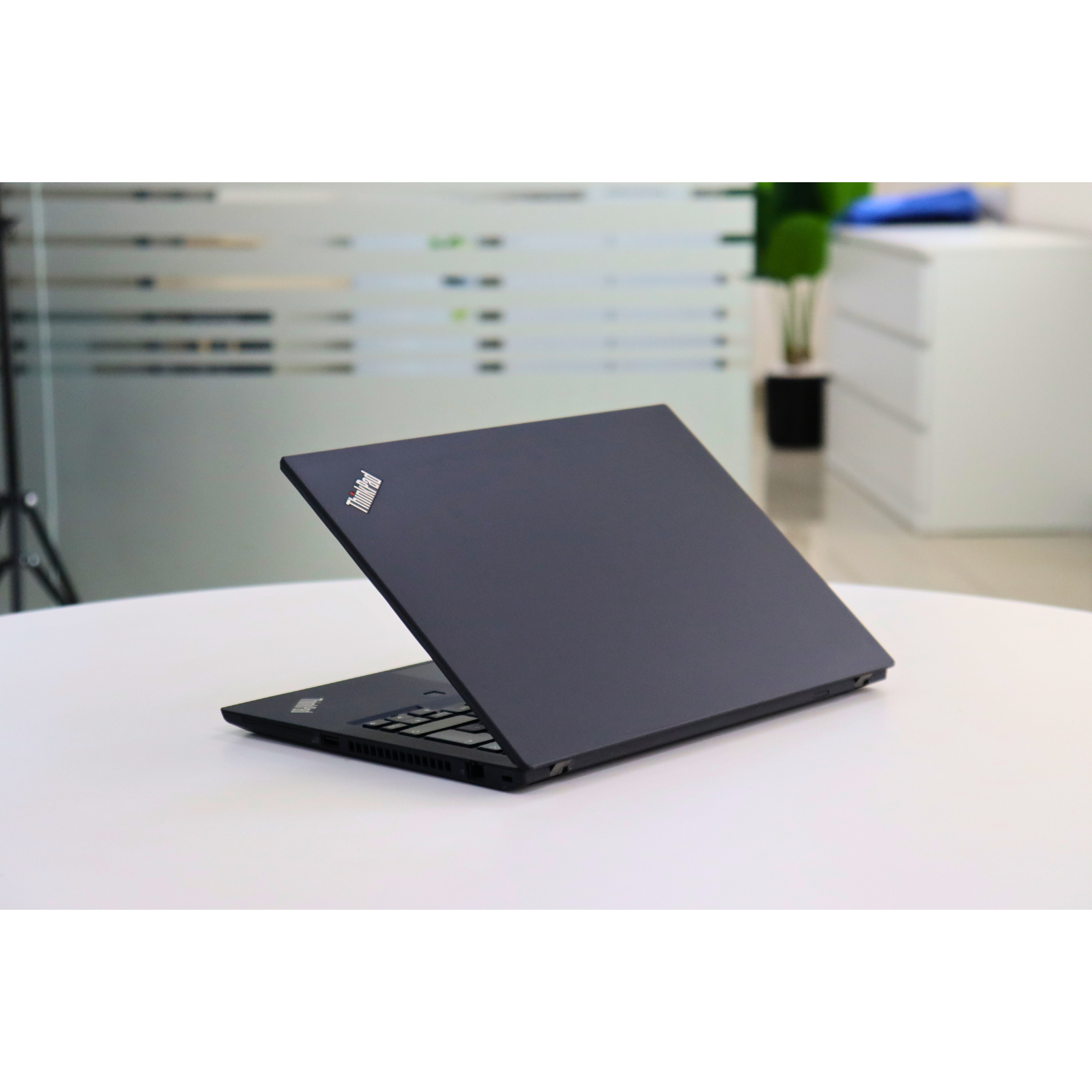 LENOVO THINKPAD T495: AMD, 8GB RAM, 256GB SSD, SN:001518