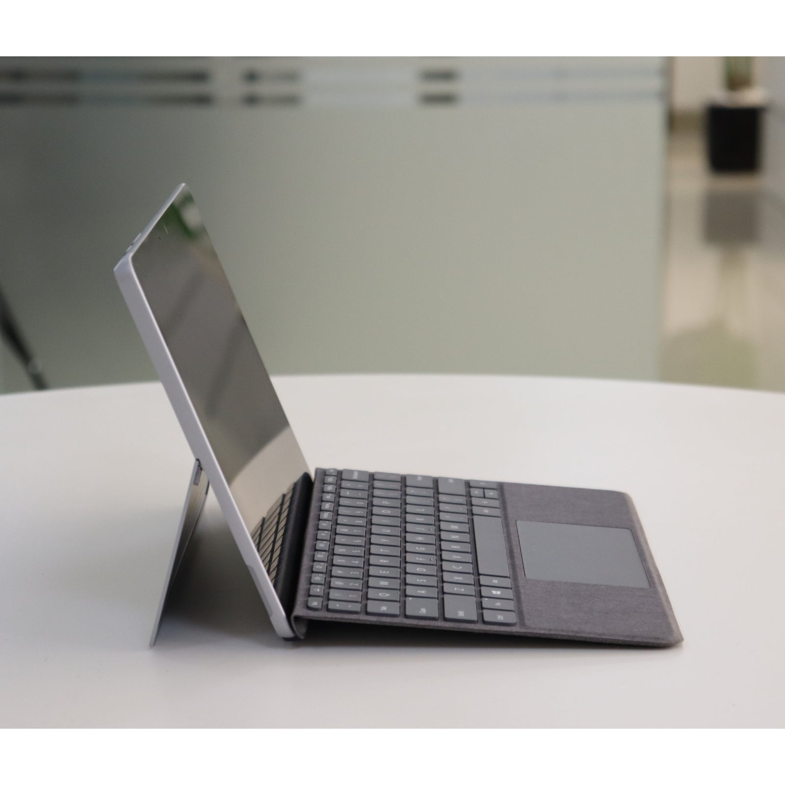 Microsoft SURFACE GO 3: i3, 10th Gen, 4GB RAM, 64GB SSD, SN:18621