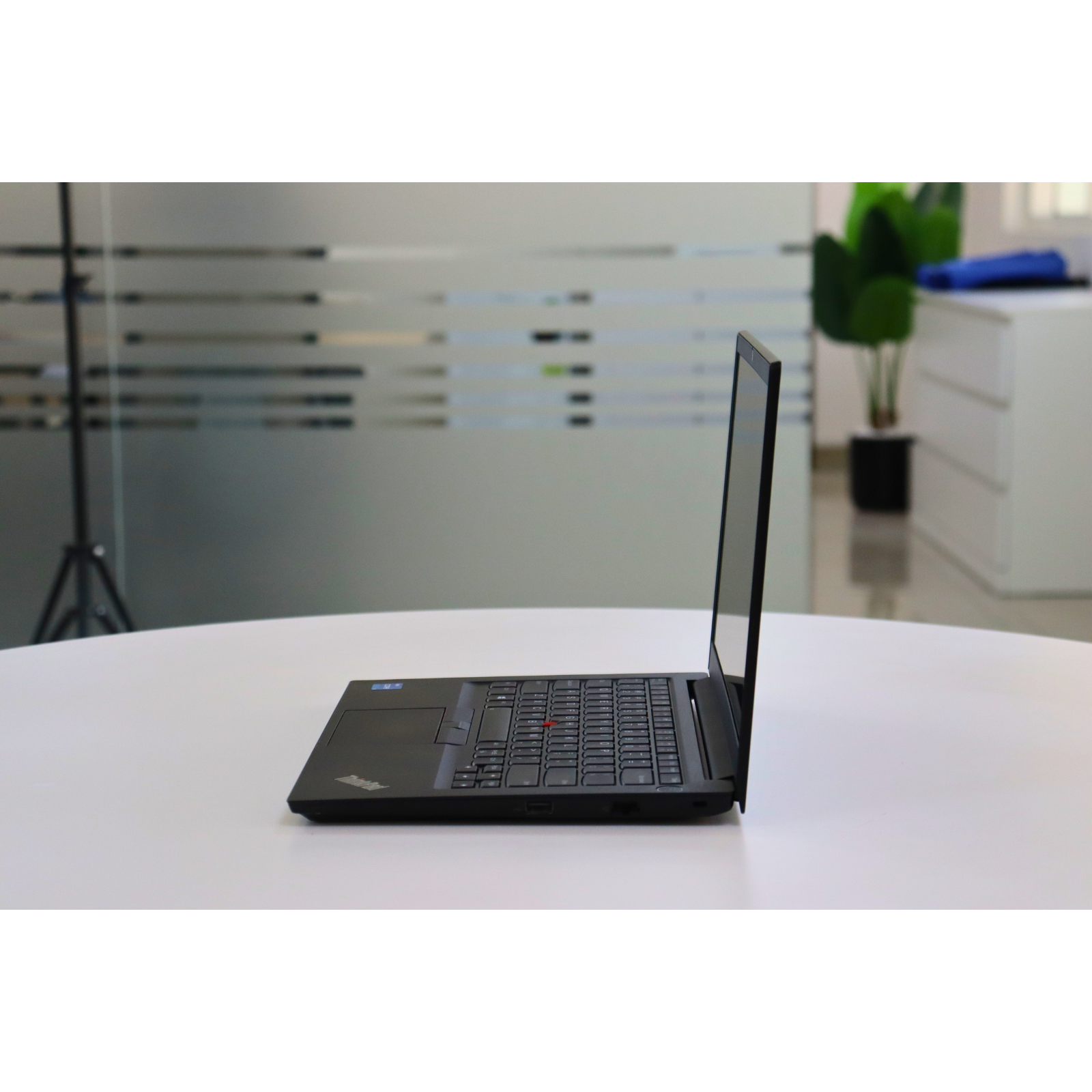 LENOVO THINKPAD E14 GEN 2: 11th Gen i5, 8GB RAM, 256GB SSD, SN:16553