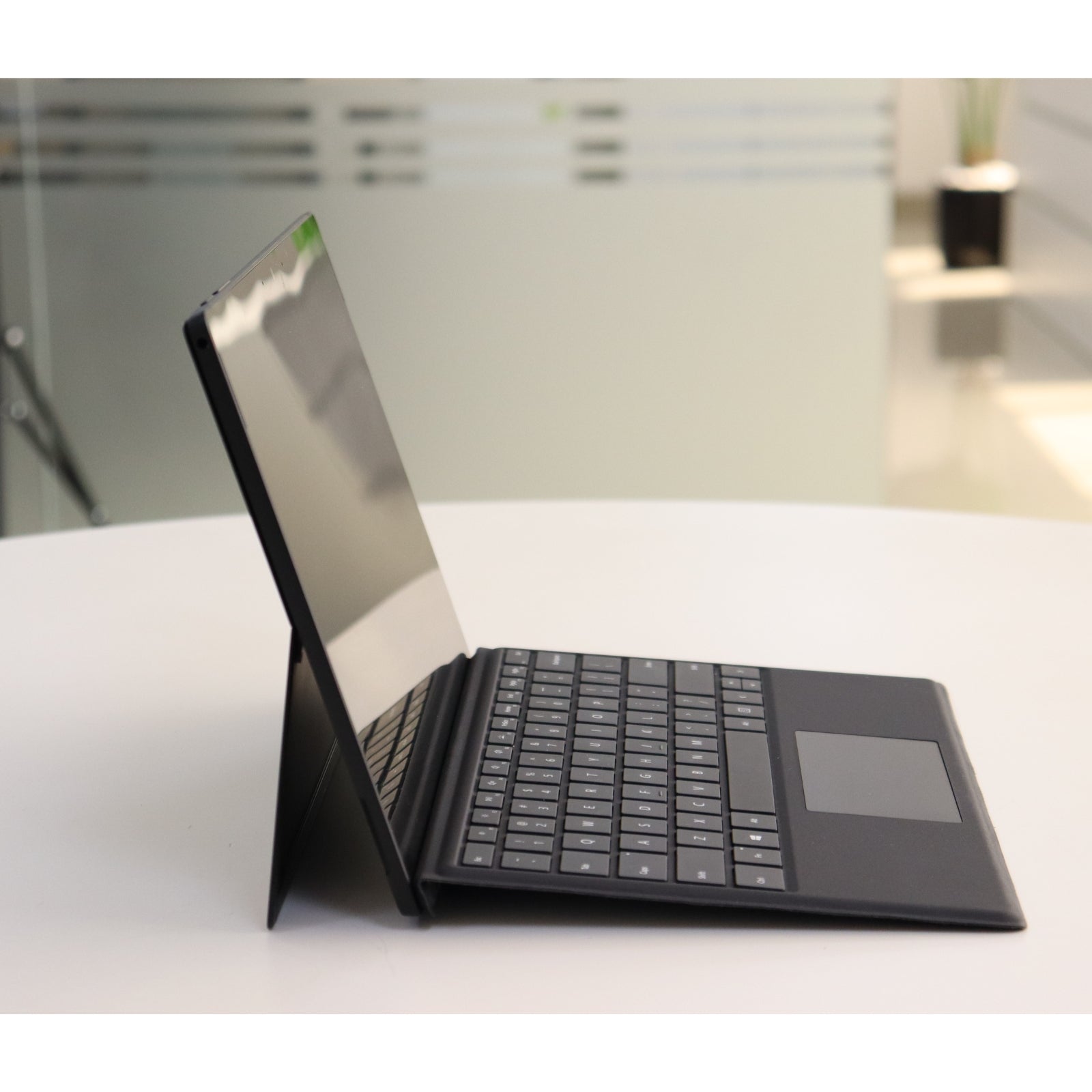 MICROSOFT SURFACE PRO 7+: 11th Gen i5, 8GB RAM, 256GB SSD, SN:18644